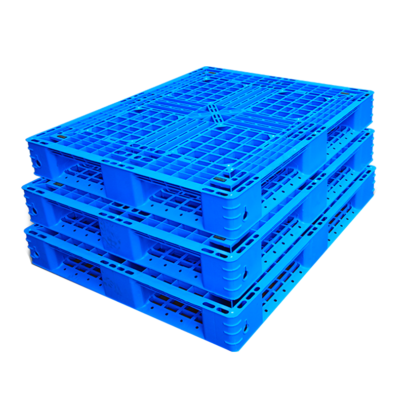 What should you consider when buying plastic pallets?